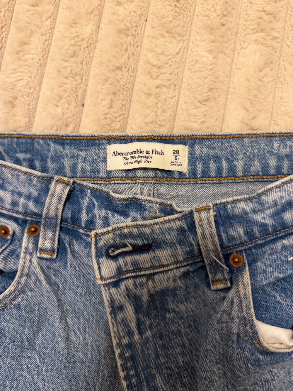 Abercrombie & Fitch Light Wash High-Rise Jeans